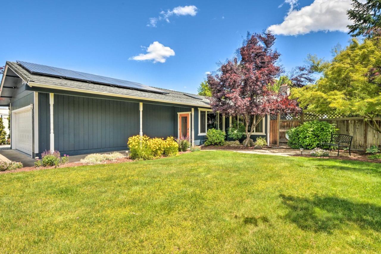 Central Medford Family Retreat With Large Yard! Dış mekan fotoğraf