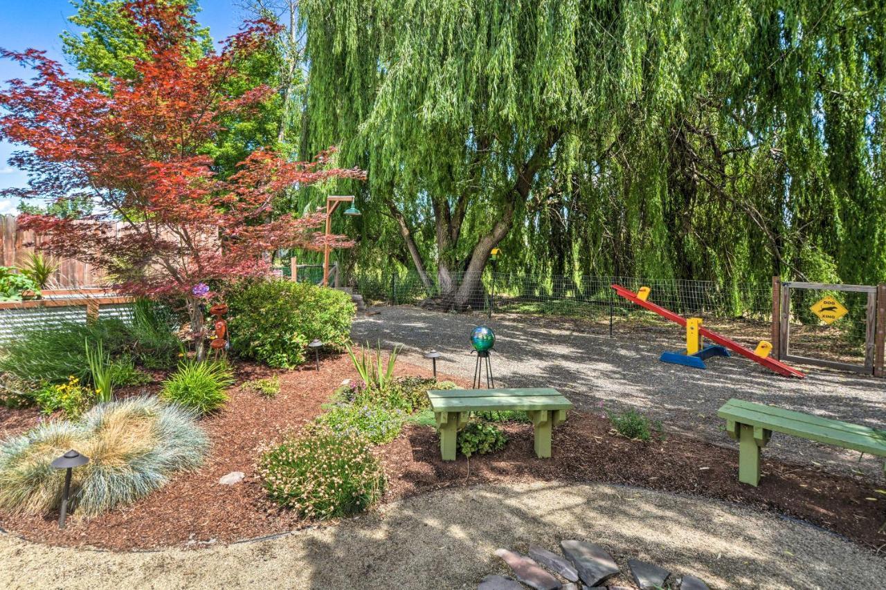 Central Medford Family Retreat With Large Yard! Dış mekan fotoğraf