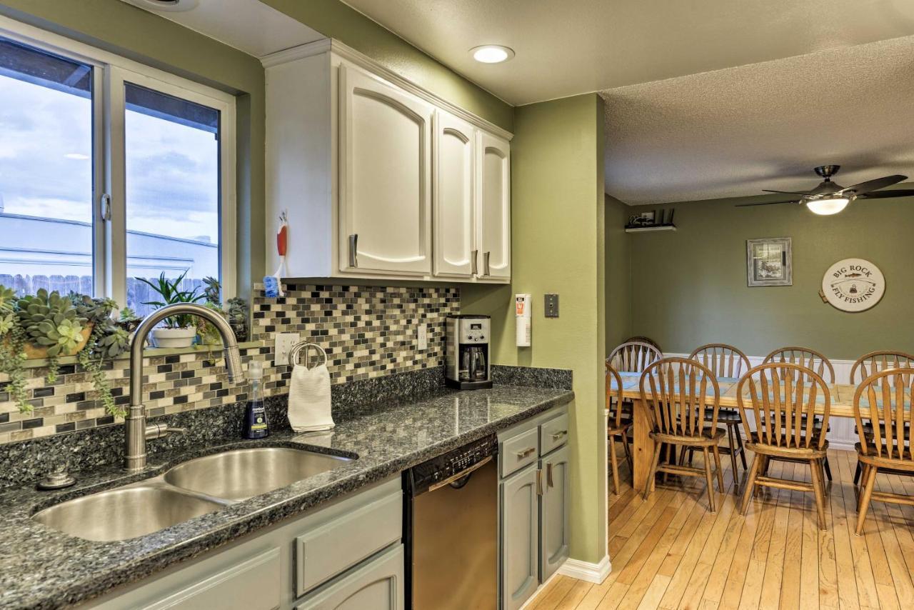Central Medford Family Retreat With Large Yard! Dış mekan fotoğraf